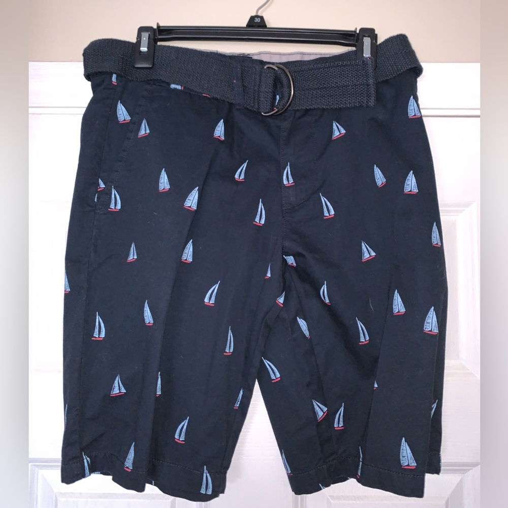 Beverly Hills Polo Club Boat Shorts with Tighten Belt. Trendy Design! - Size 30W